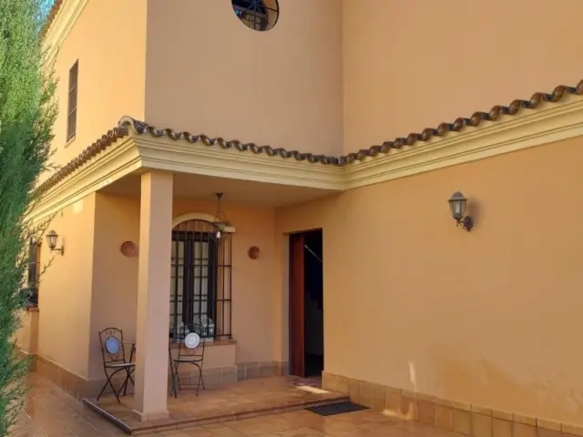 Chalet in Coria del Río photo 3