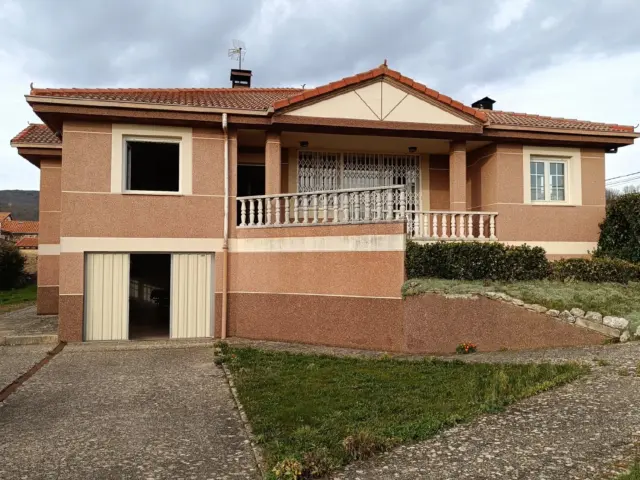 House on Calle Real photo 3