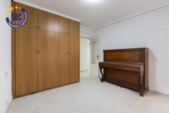 Flat on Carrer del Poeta Liern, 27 photo 13