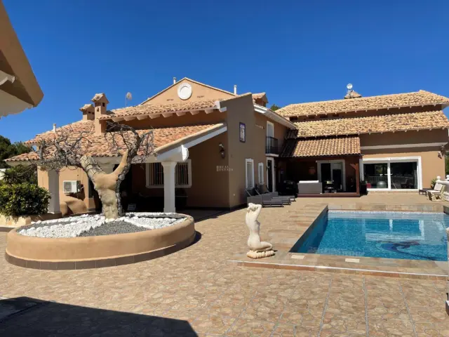 Chalet in La Nucia