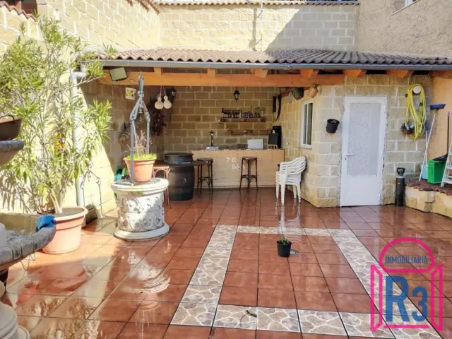 House for sale in Onzonilla, Onzonilla of 138.000 €