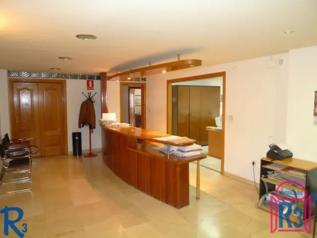 Oficina en venta en Centro Ciudad, Centro (León Capital) de 220.000 €