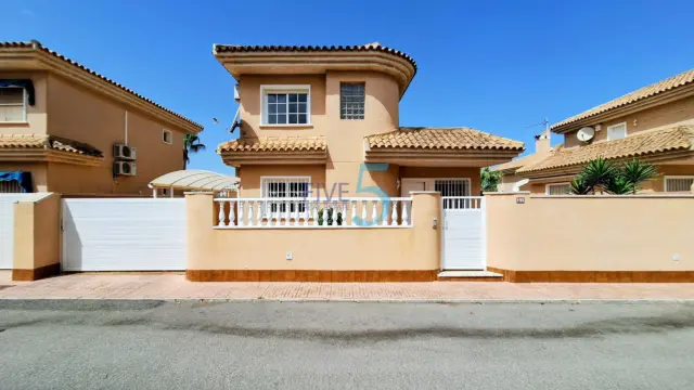 Villa in Punta Prima photo 2