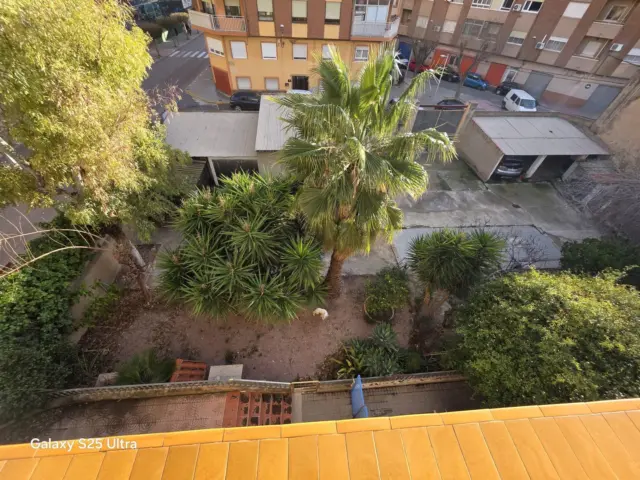 Casa pareada en Parcela Urbana Con 3 Viviendas Junto Parque 9 D´Octubre
