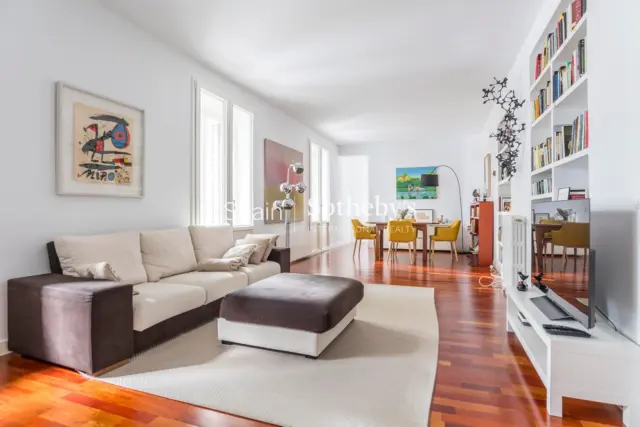 Apartment on Calle de Villanueva photo 3