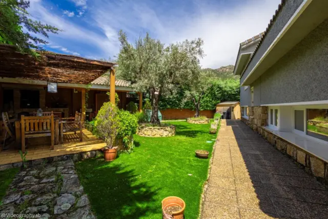 Single-family home in Becerril de la Sierra photo 6