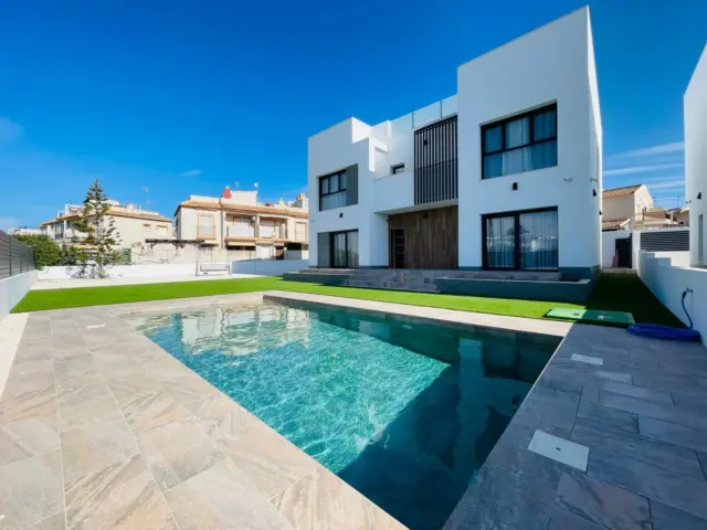 Chalet en calle Ariadna, 7