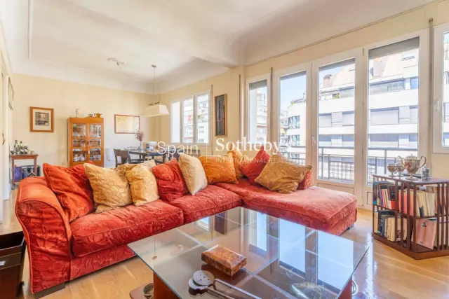Apartment on Calle de Antonio Acuña photo 36