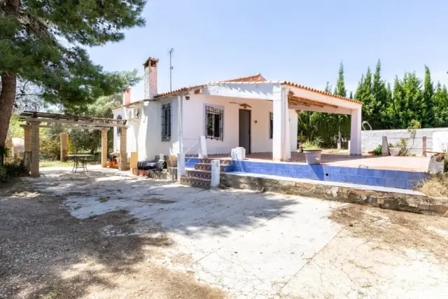 Detached house on Calle Poligono 22, Parcela, No.