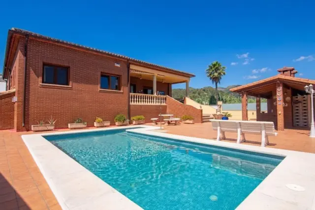 Single-family home on Carrer Llarguer, no.