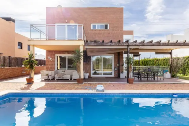 Single-family home on Carrer Perdiu, nº >