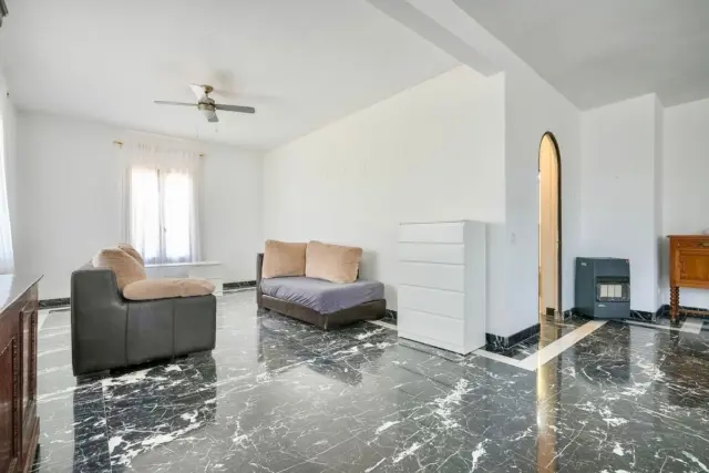 Single-family home on Avenida de las Vegas, No. > photo 7