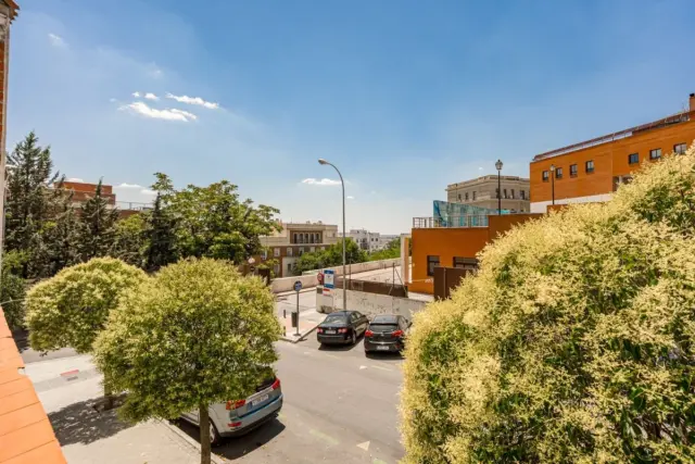 Single-family home on Calle de Luis Camoens, No.
