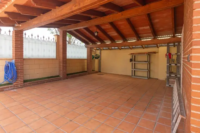 Single-family home on Carrer Llarguer, no. photo 37