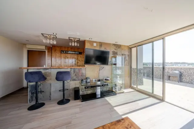 Duplex penthouse on Carrer Lérida, nº > photo 6