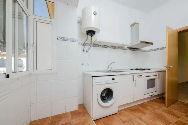 Apartment on Avenida de Cádiz, nº > photo 6