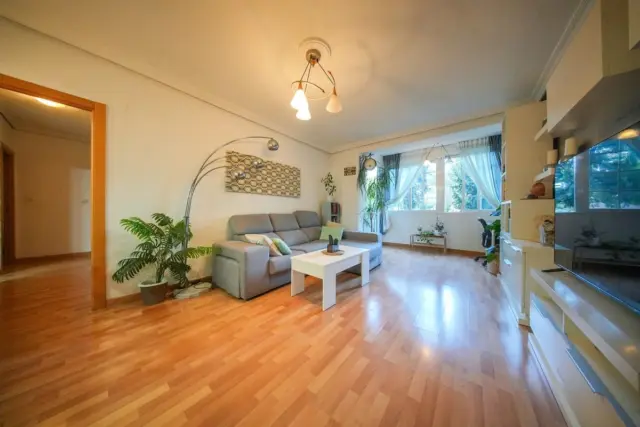 Apartment on Calle de Nazaret, No. >