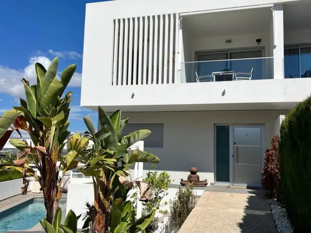 Terraced House in Montaña