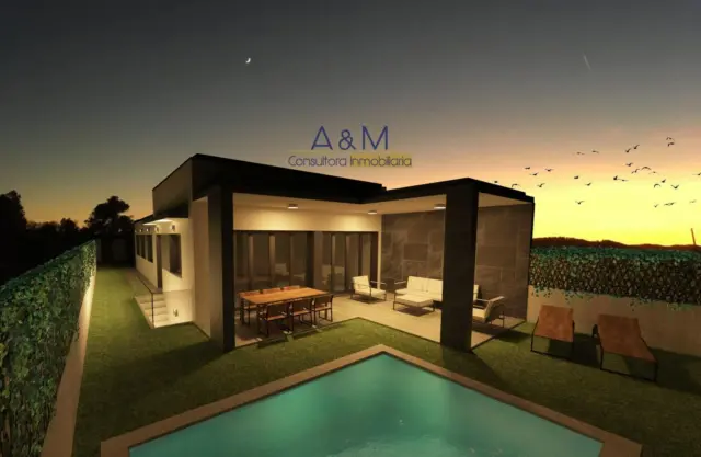 Semi-detached house on Calle Tratado de Tordesillas photo 3