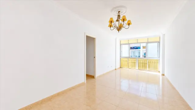 Apartment on Avenida del Mar and Sierra