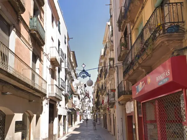 Apartment on Raval de St Antoni Street