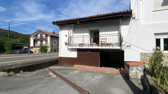 House on Calle Bº La Sierra, No. 27 photo 2