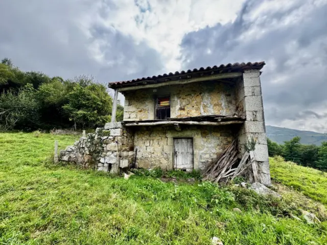 House on Avenida de Alisas, No. Information Not Available photo 6