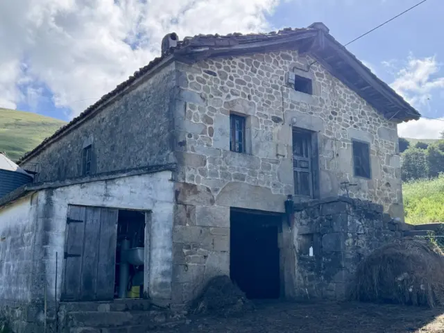 House in Barrio de Villacarriedo, No. Information Not Available photo 3