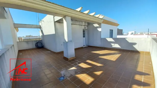 Dúplex en venta en Centro en El Cuervo de Sevilla por 85,000