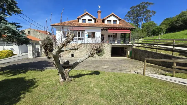 Casa en calle Bo. El Pino, nº 42