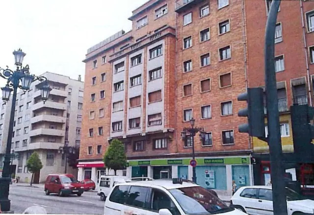 Oficina en venta en Calle de Telesforo Cuevas, número 2, Centro (Oviedo) de 575.000 €