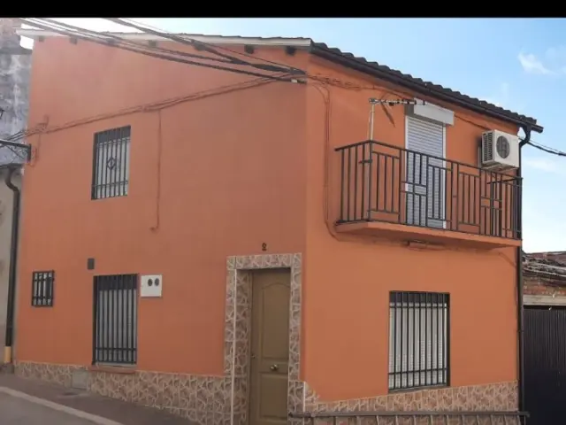 Casa rústica en venta en Calle del Capitán Cortés, 2, Deleitosa de 50.000 €