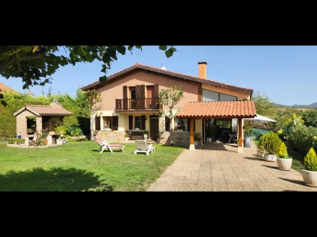 Chalet unifamiliar en Urbanización Marbelia, 1