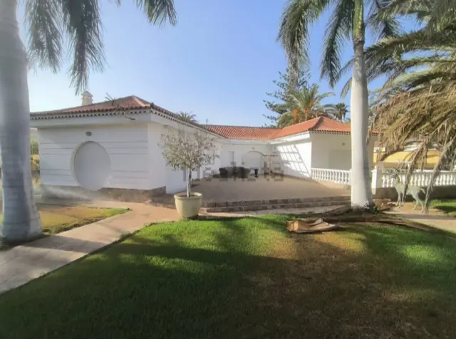 Chalet unifamiliar en Avenida Touroperador Spies, 14