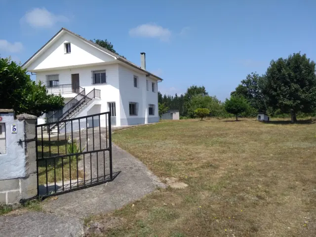Single-family home in Lu-612, 1