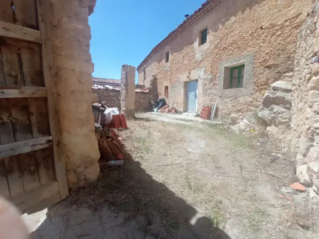 Casa adosada en calle de la Fuente, 7