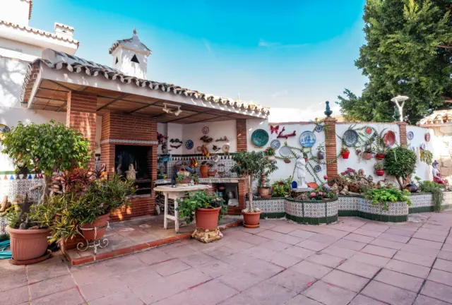 Single-family home on Calle Miguel Barranquero, España 2