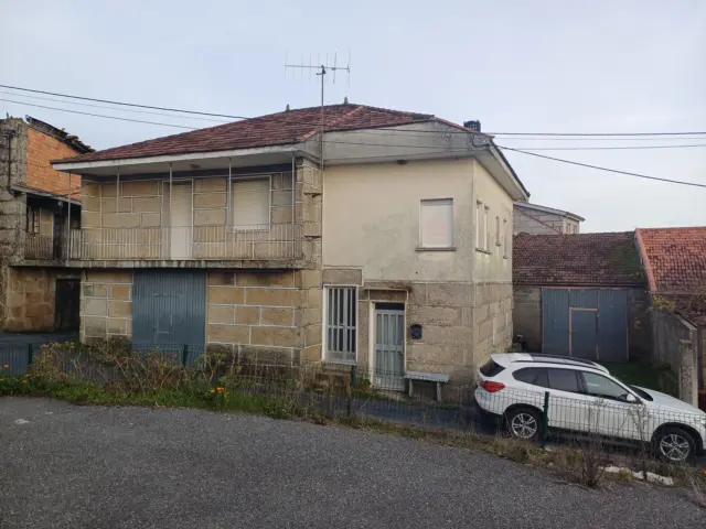 Single-family home on Calle Casasoa, 123