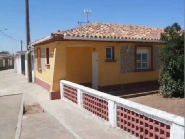 Terraced house on Carretera A Medina Rioseco, 9