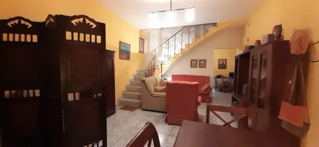 Terraced house on Calle de las Parras, 31