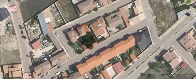 Semi-detached house on Calle de Jiménez Lozano, 9