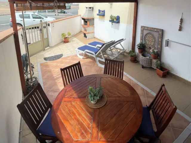 Apartment on Avenida Hermanas Del Castillo, 1