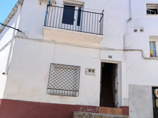 Single-family home on Marcelino Barrero Street, 18