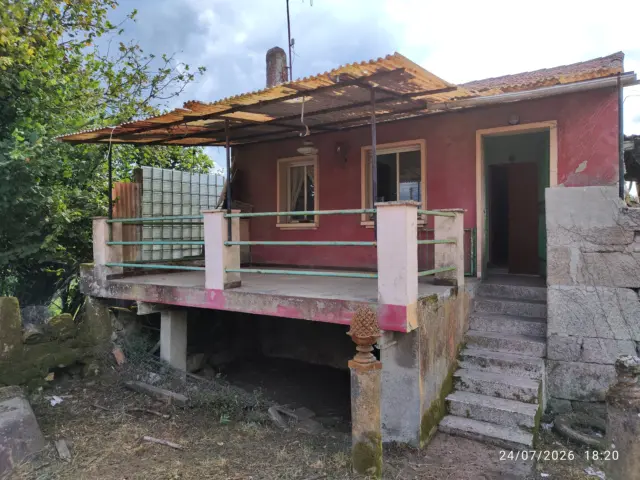 Rustic chalet on Loureiro Street, 18