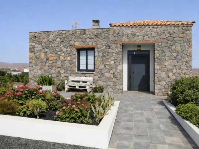 Single-family chalet on Calle San Francisco Javier, 38