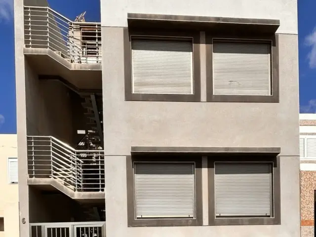 Semi-detached house on Calle Rafael Alberti, 6