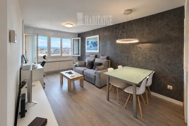 Apartment on Carrer de Ramon Sala i Saçala
