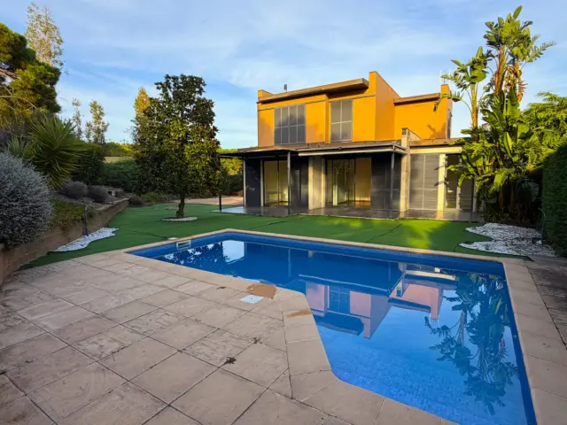 House in Urbanization photo 12