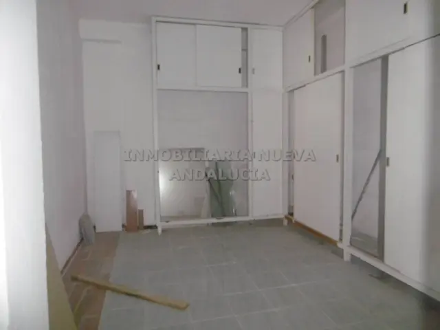 Local comercial en alquiler en Centro – další