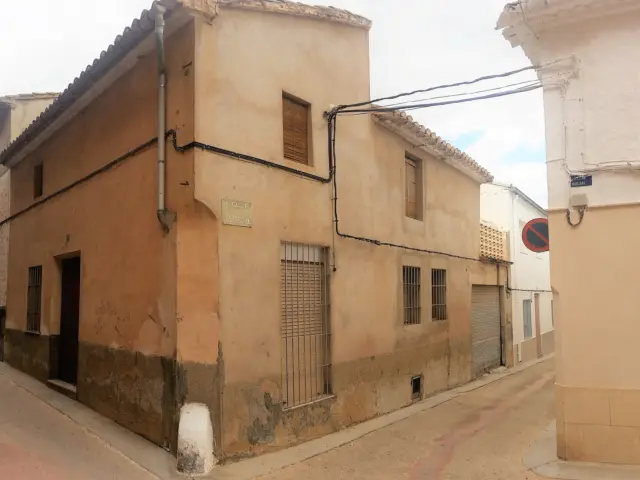 Casa en venta en Calle de Gerardo Mates, 7, Caudete de 47.000 €